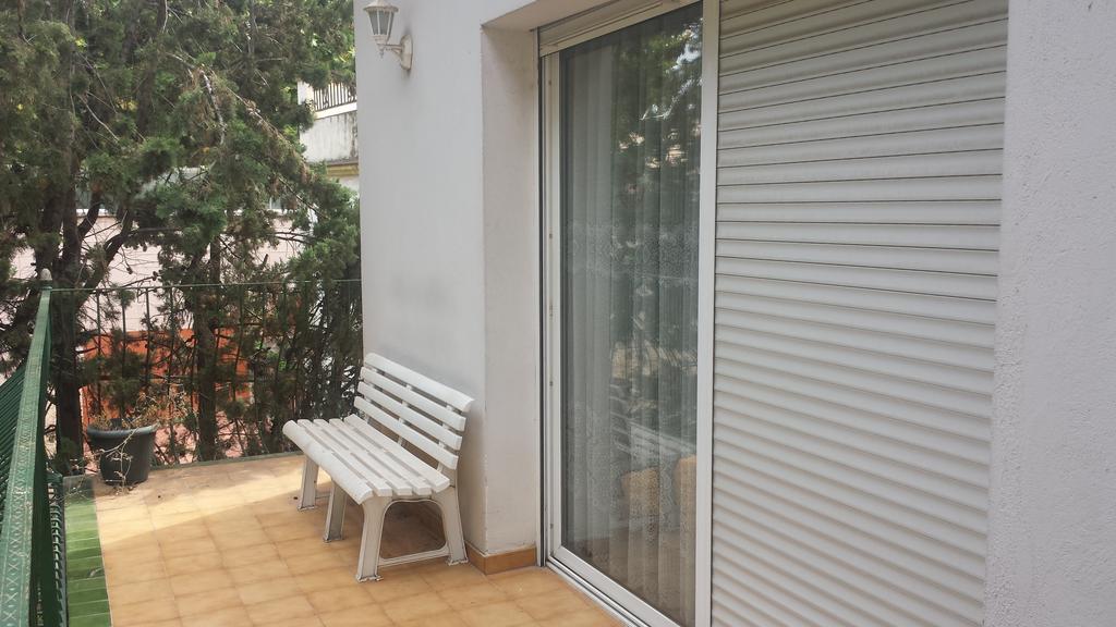 Hostal Porta De Ferro Sant Boi de Llobregat Εξωτερικό φωτογραφία